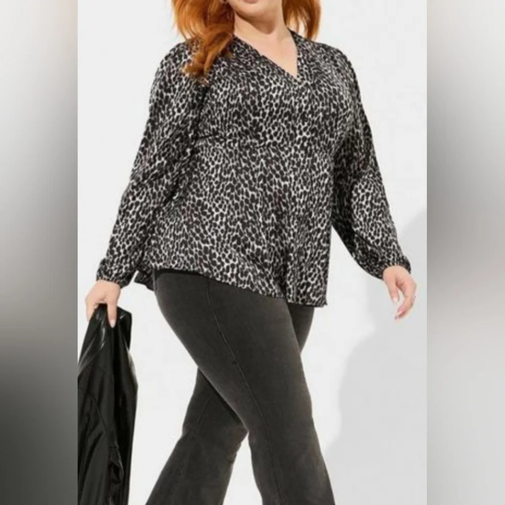 Torrid Peplum Satin Button Front Long Sleeve Cheetah Print, NWT - Picture 2 of 3